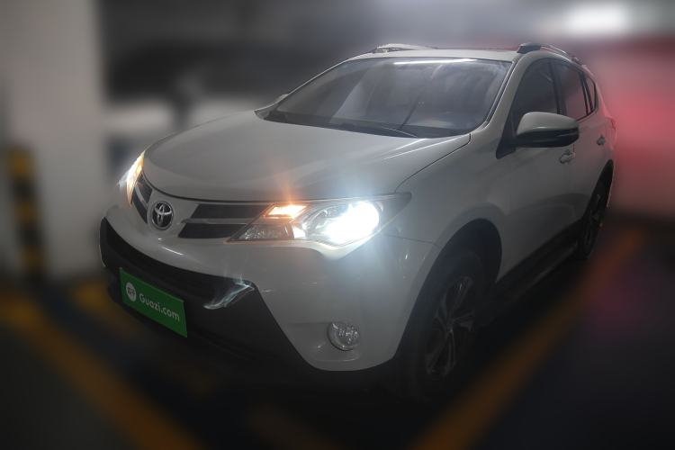 Used Toyota RAV4 2015 2.0L CVT Two-Wheel Drive Fashion Edition