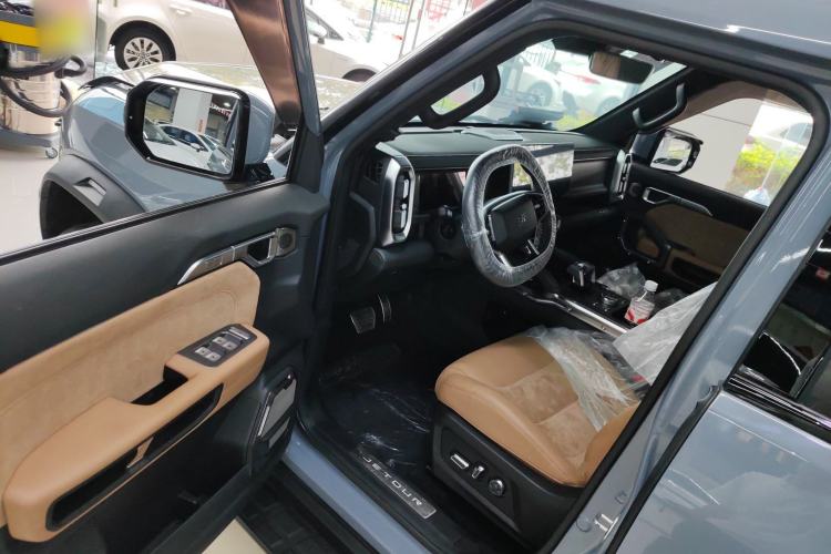 Used JETOUR Traveler 2023 2.0T All-Wheel Drive Conquer PRO