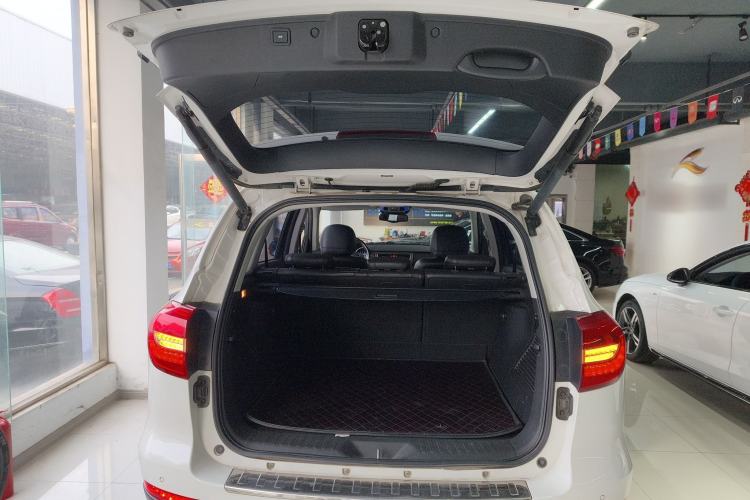 Used Haval H8 2015 2.0T Two-Wheel-Drive Luxury Version