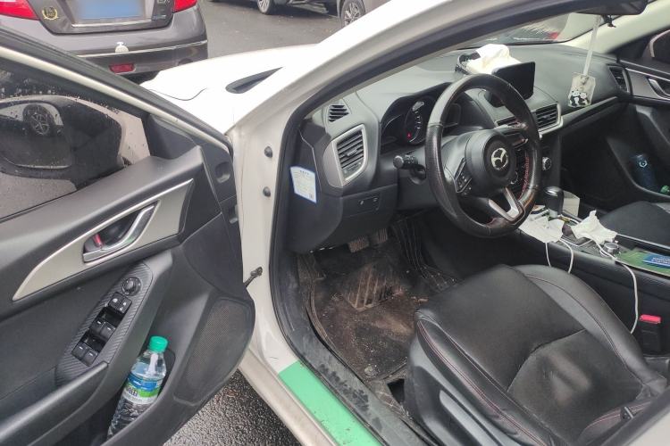 Used Mazda 3 Axela 2017 Sedan 1.5L Automatic Luxury Model Emission Standard China V
