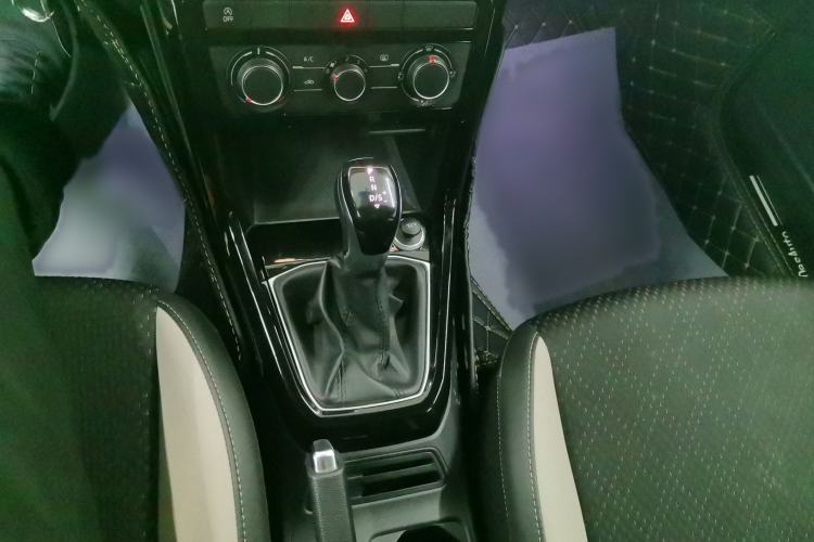 Used Volkswagen Tacqua 2020 1.5L Automatic Yue Gear Lever