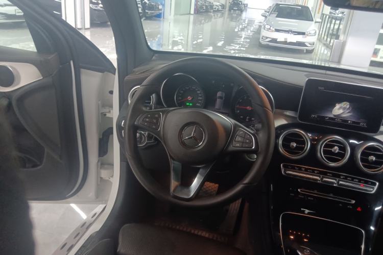 Used Mercedes-Benz GLC 2019 GLC 200 4MATIC Steering Wheel