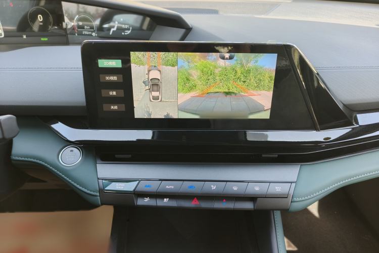 Used CHANGAN UNI-V iDD 2024 Blue Whale Smart Electric iDD 136km ZhiKu Model
