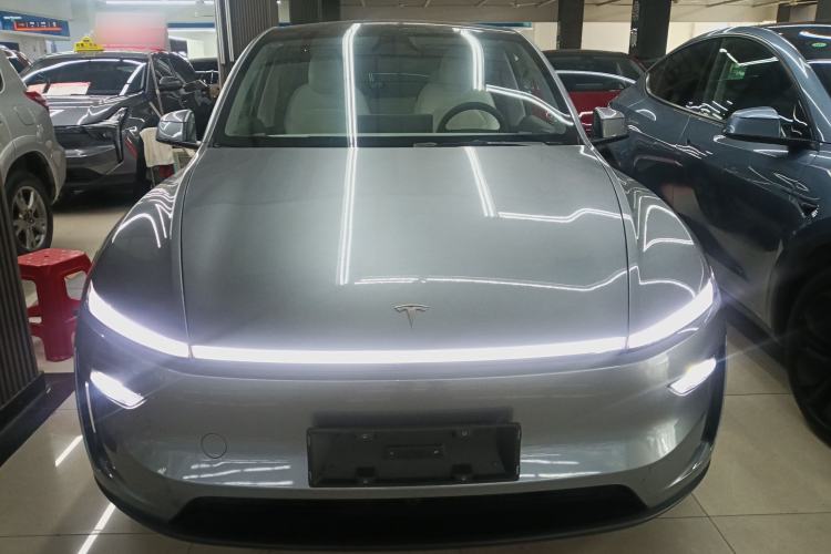 Used Tesla Model Y 2025 Rear-Wheel-Drive Version