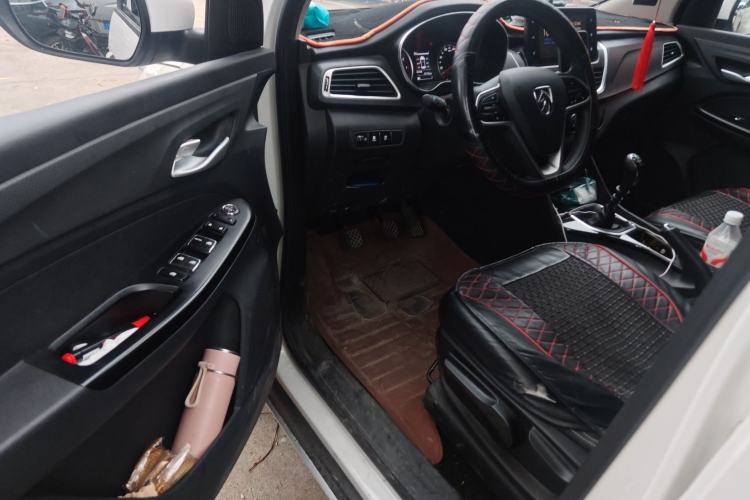 Used Baojun 730 2019 1.5L Manual Fashion Model 7-seater China VI Driver Seat