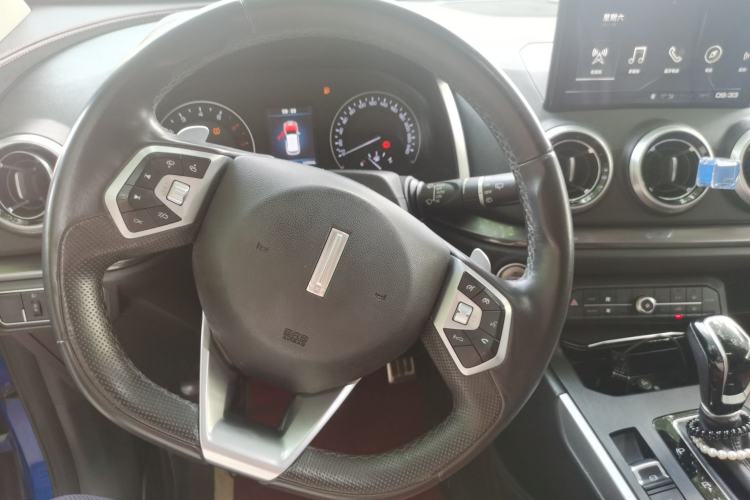 Used Wey VV5 2019 Upgraded Model 2.0T Two-Wheel Drive Ultra-Luxury Version China V Standard Center Console