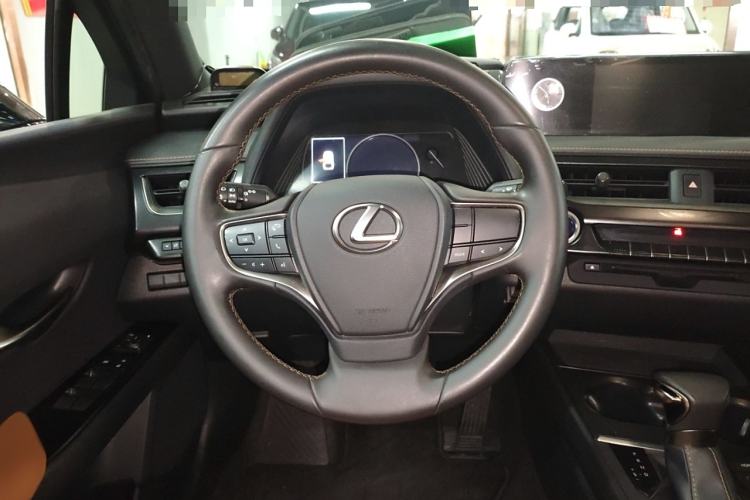 Used Lexus UX 2020 260h Explore-Cool Edition