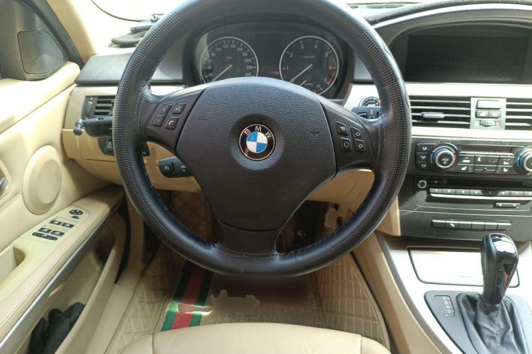 Used BMW 3 Series 2010 320i Luxury Model Steering Wheel
