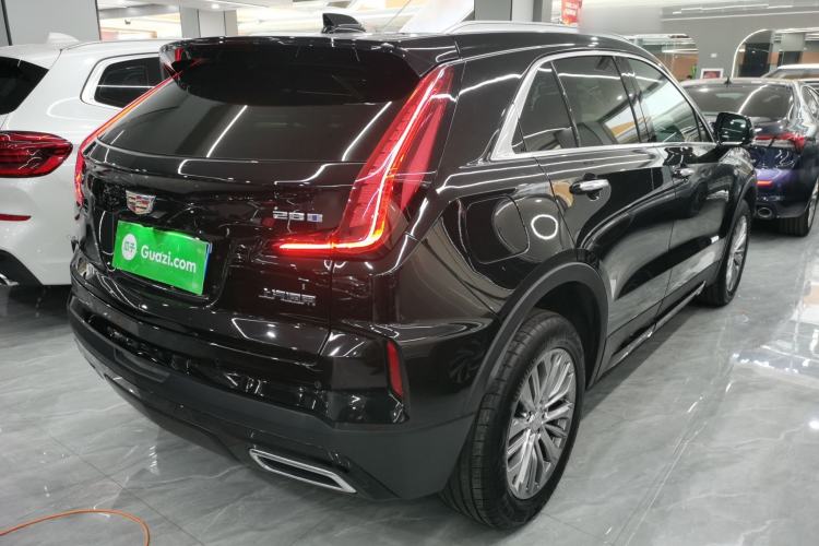 Used Cadillac XT4 2024 28T Two-Wheel-Drive Luxury Version Rear Right 45 Deg