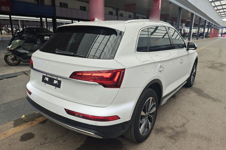 Used Audi Q5L 2022 40T Luxury Elegant Model Rear Right 45 Deg