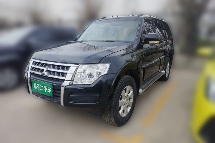 Used Mitsubishi Pajero 2015 3.0L Automatic Luxury Version China IV Standard