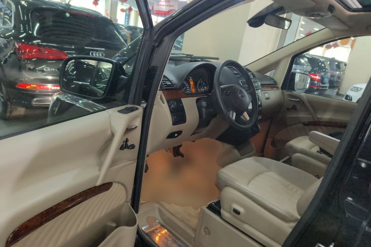 Used Mercedes-Benz Viano 2013 3.0L Navigator Edition