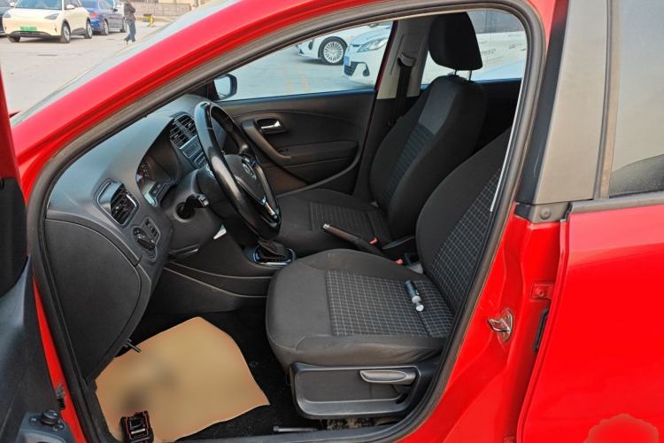 Used Volkswagen Polo 2016 1.6L Automatic Comfort Model
