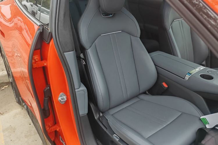 Used Xiaomi Auto YU7 2025 Ultra-Long Range High-Performance All-Wheel-Drive Max Edition
