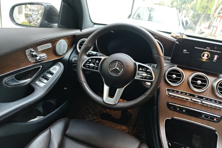 Used Mercedes-Benz GLC 2020 Facelifted GLC 300 L 4MATIC Luxury Edition Steering Wheel