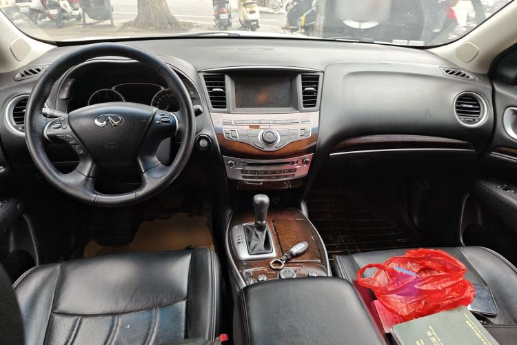 Used Infiniti JX 2013 JX35 Two-Wheel-Drive Excellence Edition Center Console