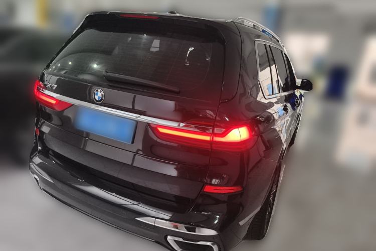 Used BMW X7 2022 xDrive40i Executive M Sport Package Rear Right 45 Deg