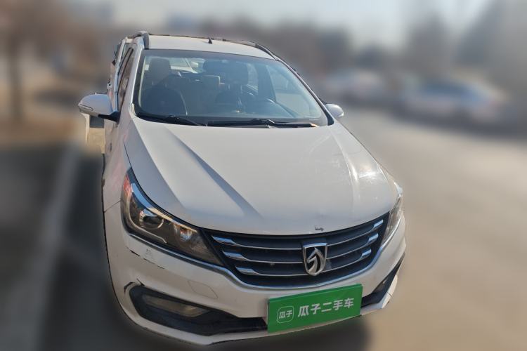Used Baojun 310W 2017 1.5L Manual Fashion Model China V