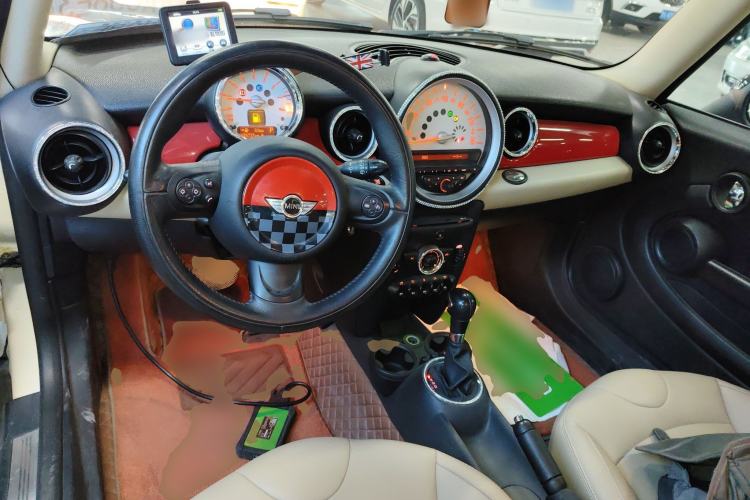 Used MINI MINI 2011 1.6L COOPER Fun