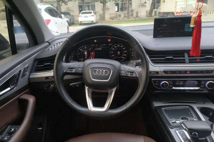 Used Audi Q7 2018 45 TFSI Technology Edition Steering Wheel