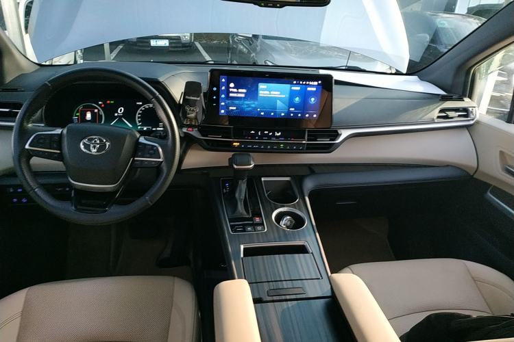 Used Toyota Sienna 2021 2.5L Hybrid Ultimate Edition