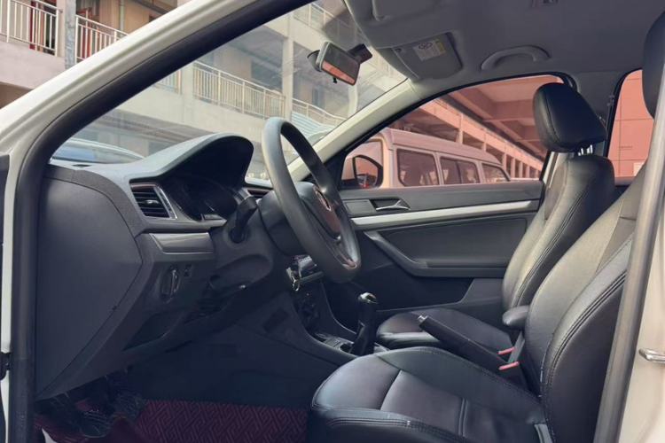 Used Volkswagen Lavida 2015 1.6L Manual Fashion Edition