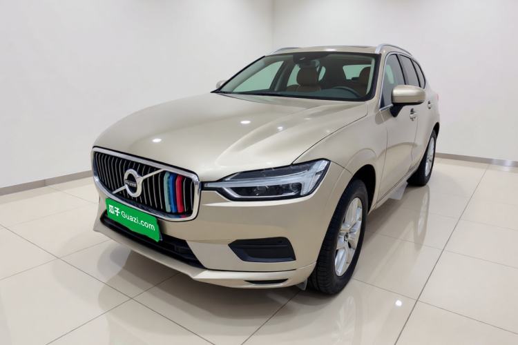 Used Volvo XC60 2018 T5 4x4 Zhiyi Edition Front Left 45 Deg