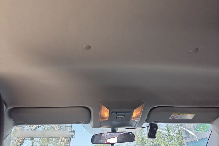 Used Toyota Wildlander 2022 Updated Version 2.0L CVT Two-Wheel Drive Leading Edition
