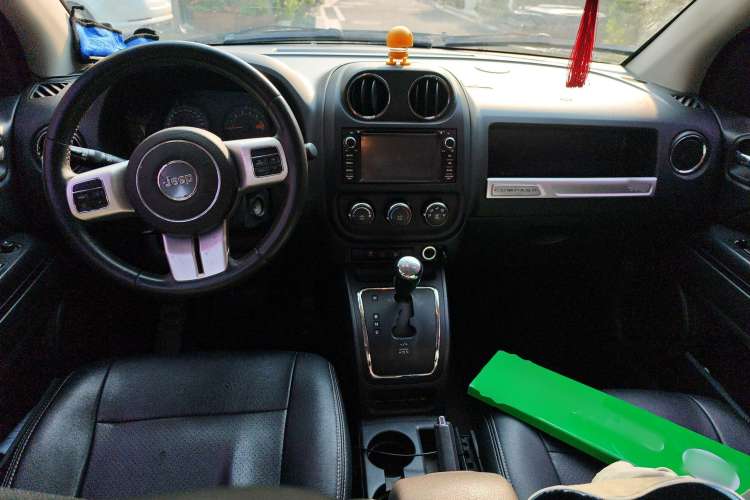 Used Jeep Compass 2015 2.0L two-wheel drive sport version