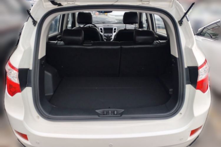 Used CHANGAN CS35 2015 1.6L Automatic Luxury Model China IV Standard Trunk