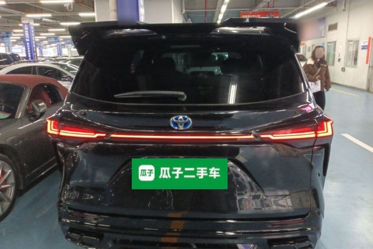 Used Toyota SIENNA 2023 2.5L Hybrid Deluxe Edition
