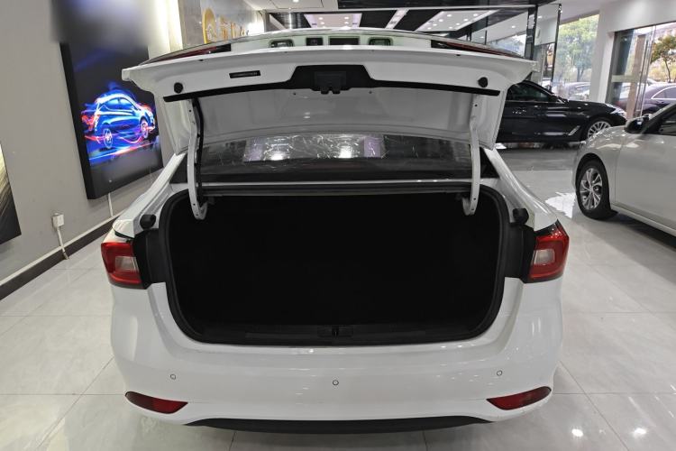 Used Roewe i5 2020 1.5L Automatic 4G Connect Luxury Flagship Edition
