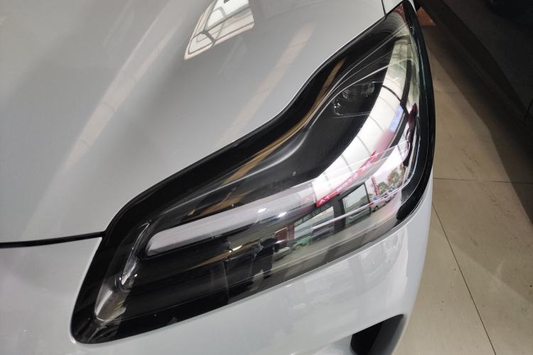 Used Wuling Bingo PLUS 2024 510 km Flagship Edition Four-Seater Version Left Front Headlight