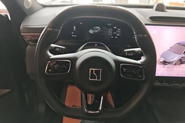 Used Zeekr 7X 2025 100 kWh Long-Range Rear-Wheel Drive with Intelligent Driving Features Steering Wheel