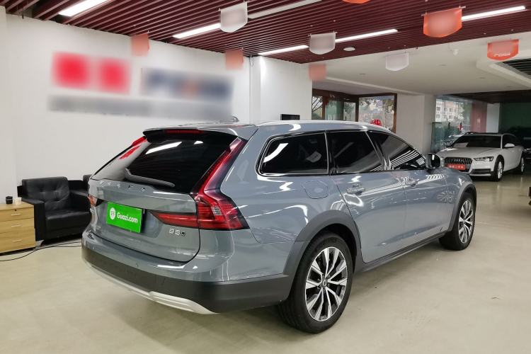 Used Volvo V90 2022 Cross Country B5 AWD Smart Range Edition
