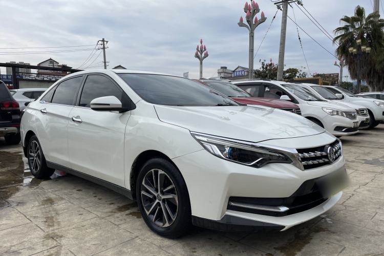 Used Venucia D60 2018 1.6L Manual Smart Connect Elite Edition
