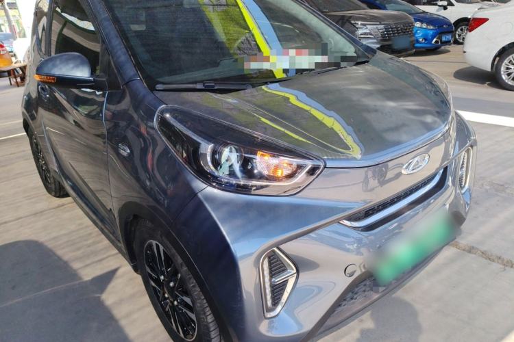 Used Chery QQ Little Ant 2022 Restyled Version Sweet Pink Edition Half-Sugar Version 28.8 kWh 30 kW 301 km Front Right 45 Deg