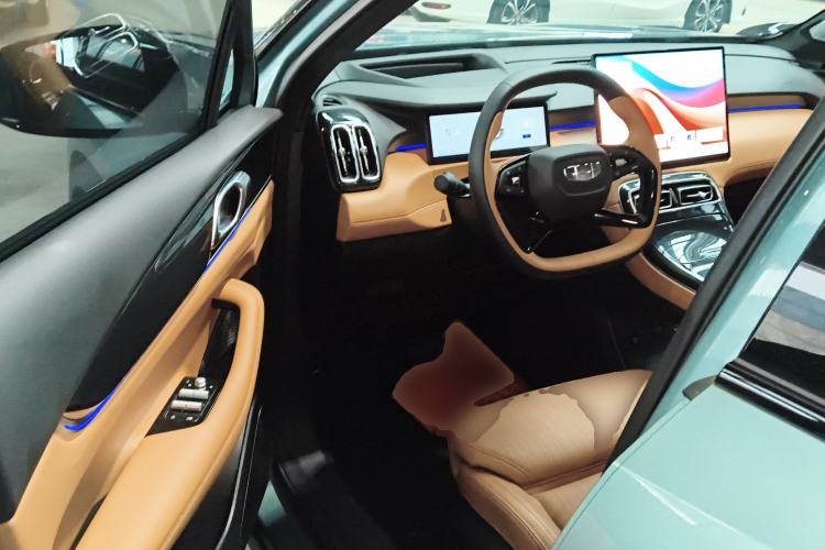 Used Geely Auto FX11 2025 4th Generation 1.5TD DCT Jinxiu Driver Seat