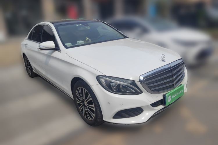 Used Mercedes-Benz C-Class 2016 C 200 L Front Right 45 Deg