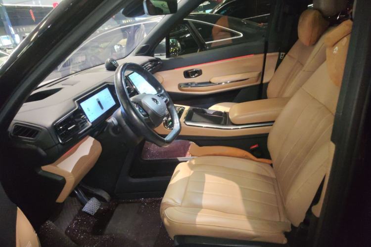 Used Nio ES8 2022 100kWh Signature Edition Six-Seater Left Front Seat