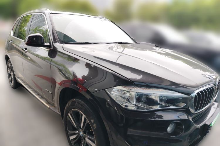 Used BMW X5 2017 xDrive35i Elegant Edition Front Right 45 Deg