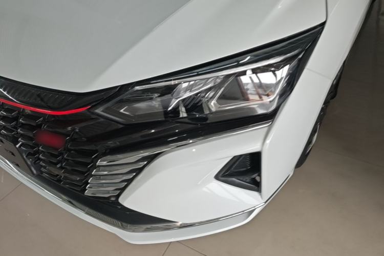 Used Dongfeng Aeolus Yixuan MAX 2023 1.5T Ultra-Stylish Trendsetting Dad Edition