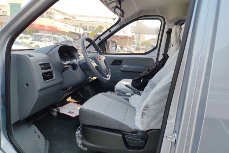 Used Wuling Yangguang 2025 Model 400km Bus Edition—Comfort Edition