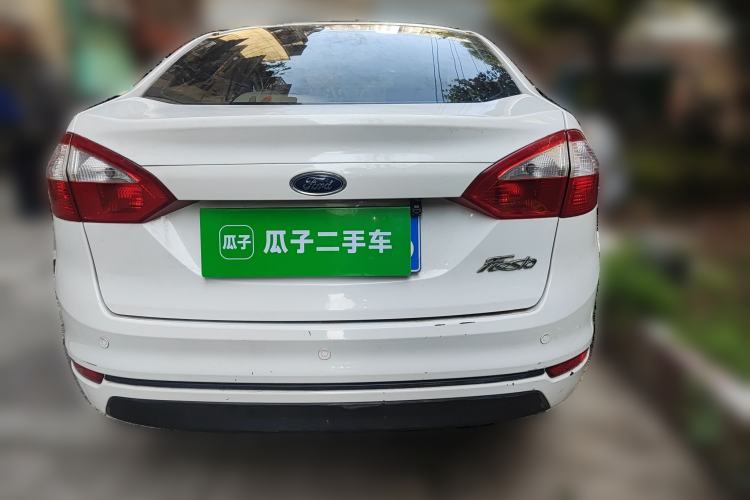 Used Ford Fiesta 2013 Sedan 1.5L Manual Fashion Edition
