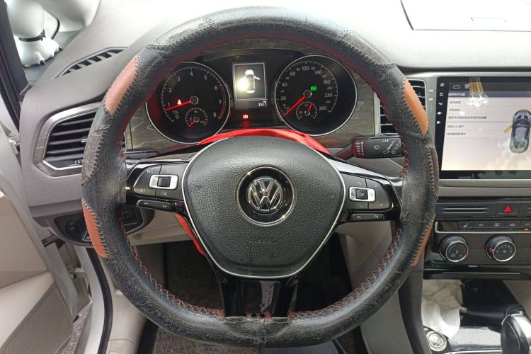 Used Volkswagen Golf Sportsvan 2016 230TSI Automatic Luxury Version
