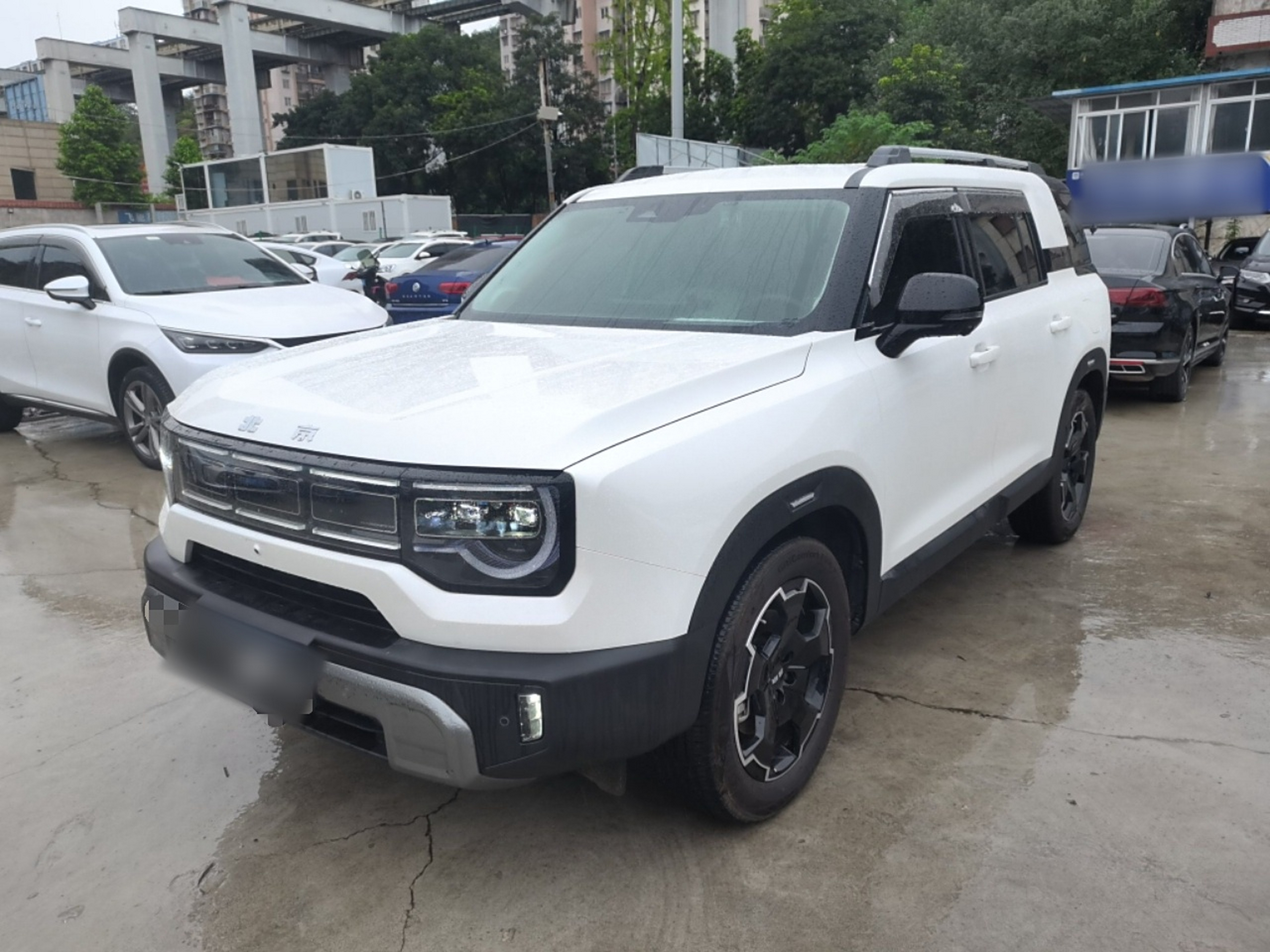 Под передней частью автомобиля