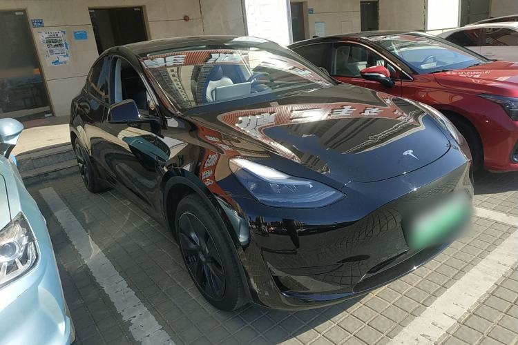 Used Tesla Model Y 2023 Rear-Wheel-Drive Version
