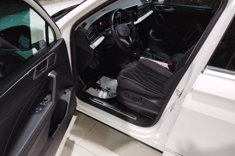 Used Volkswagen Tiguan L 2022 330TSI Automatic Two-Wheel Drive R-Line Enhanced Edition
