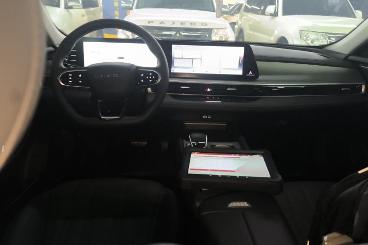 Used Fengyun A8 2024 127 Chasing the Wind Edition Center Console