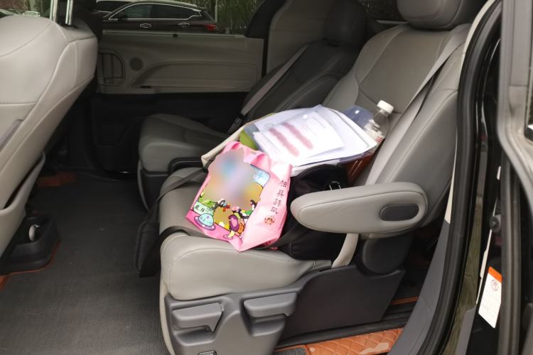 Used Toyota Granvia 2023 2.5L Hybrid Prestige PLUS Edition Left Rear Seat